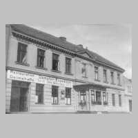 105-0441 Wohn- und Geschaeftshaus der Familie Otto Schorlepp in Tapiau in der Uferstrasse 4 .jpg